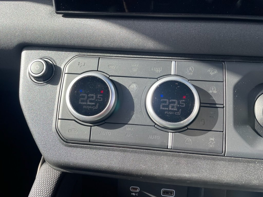 Used Land Rover Defender 2023 for sale - 76706410: Photo 23