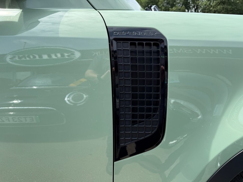Used Land Rover Defender 2023 for sale - 76706410: Photo 35