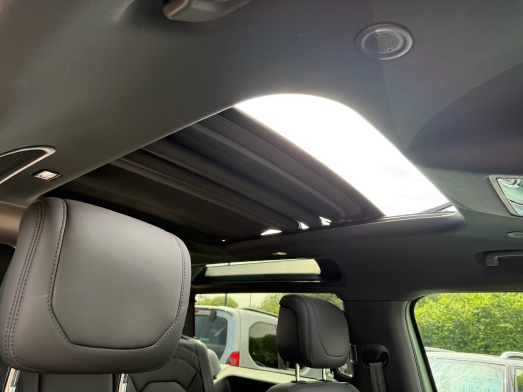 Used Land Rover Defender 2023 for sale - 76706410: Photo 37