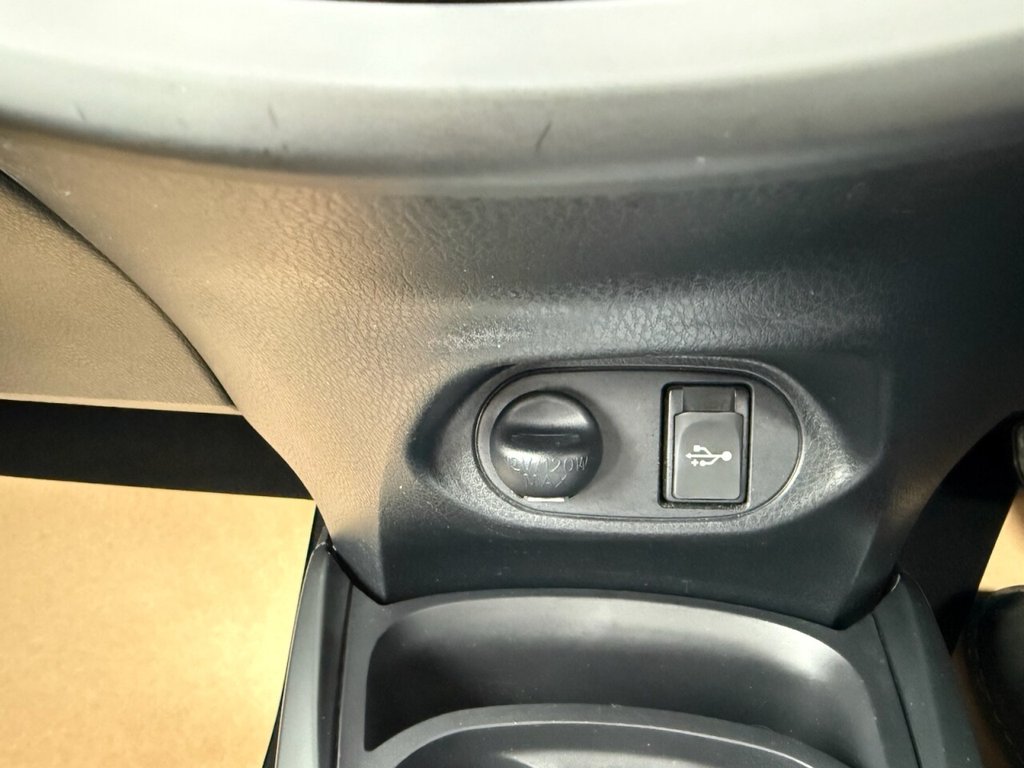 Used Toyota Yaris 2015 for sale - 77642942: Photo 18