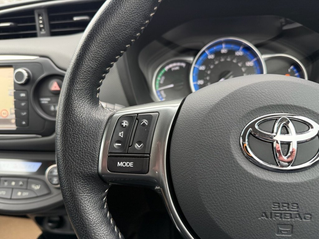 Used Toyota Yaris 2015 for sale - 77642942: Photo 21