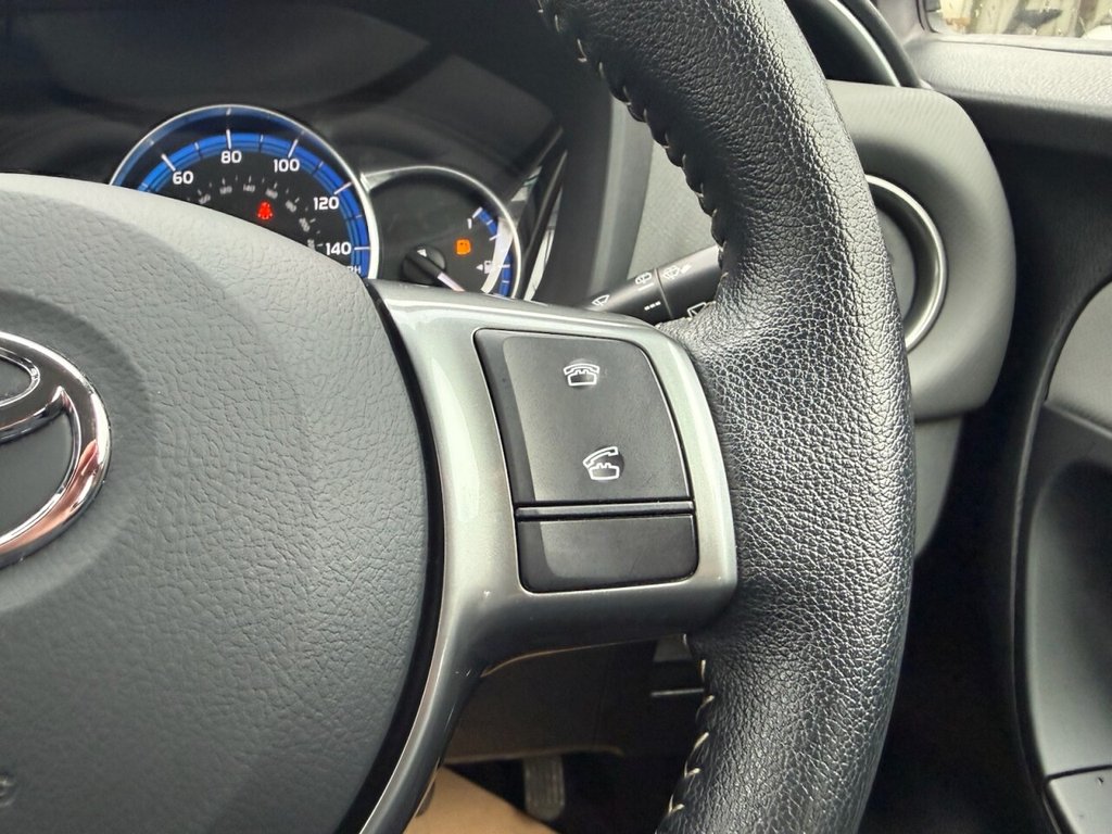 Used Toyota Yaris 2015 for sale - 77642942: Photo 22