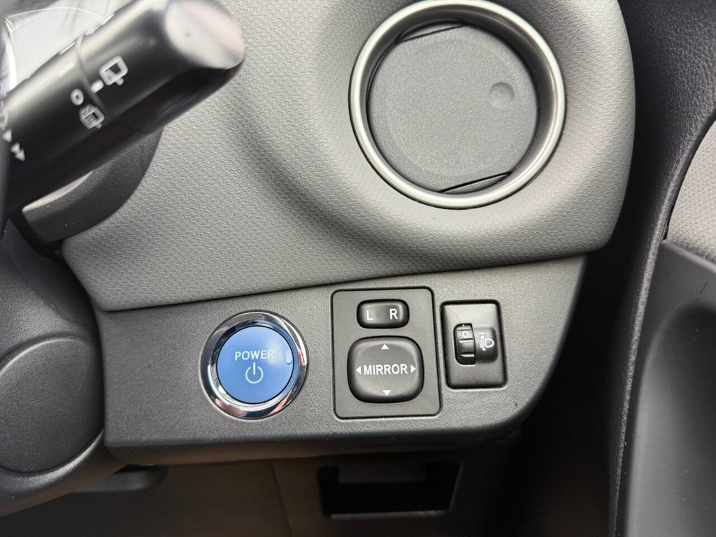 Used Toyota Yaris 2015 for sale - 77642942: Photo 23