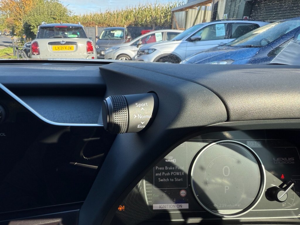 Used Lexus UX 2025 for sale - 76706356: Photo 23