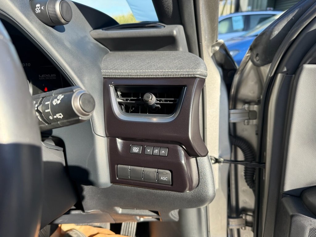 Used Lexus UX 2025 for sale - 76706356: Photo 24