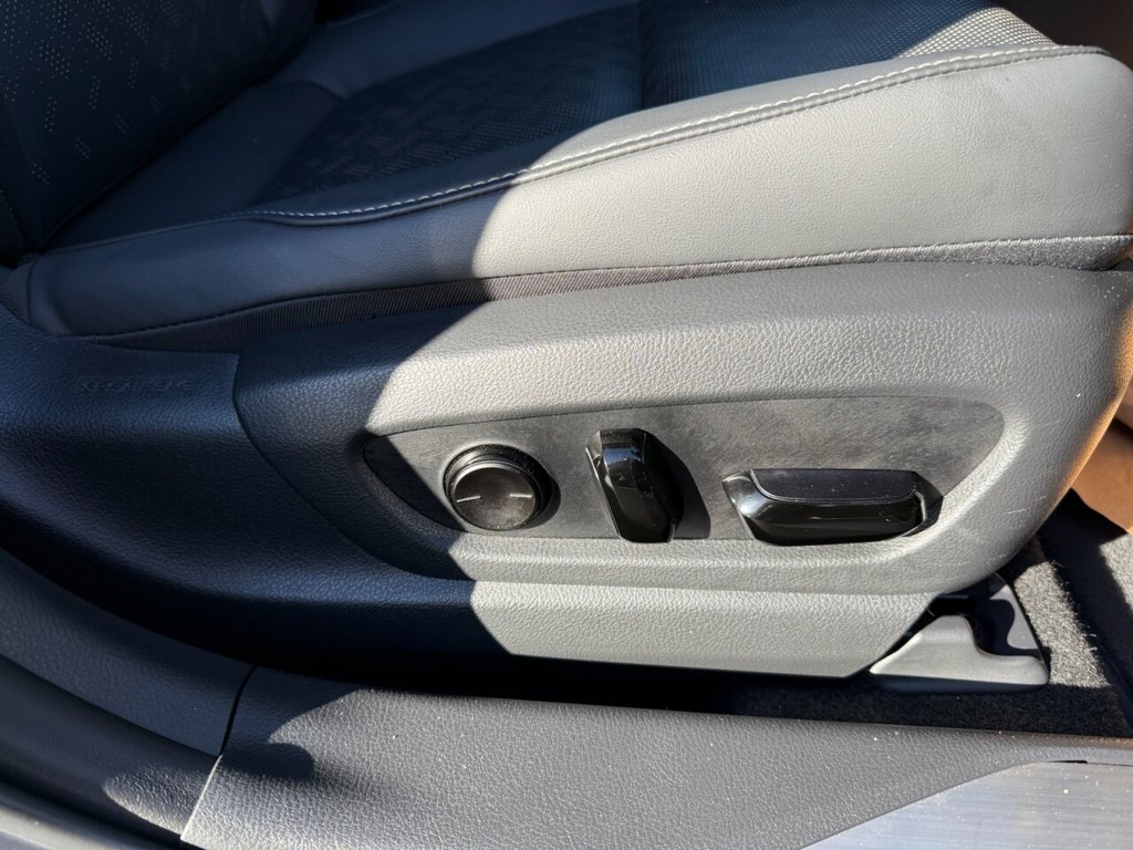 Used Lexus UX 2025 for sale - 76706356: Photo 32