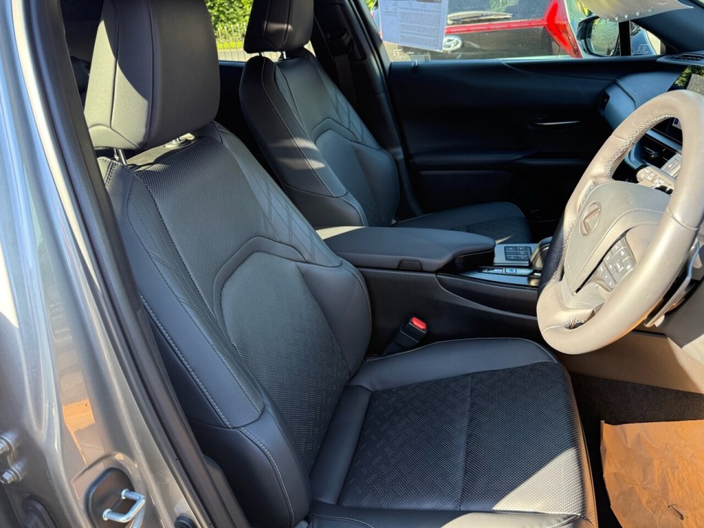 Used Lexus UX 2025 for sale - 76706356: Photo 33