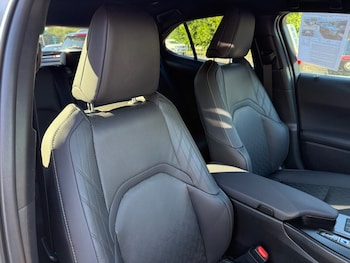 Used Lexus UX 2025 for sale - 76706356: Photo