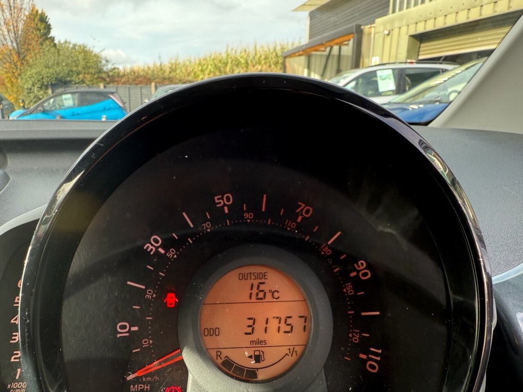 Used Toyota AYGO 2018 for sale - 76706362: Photo 12