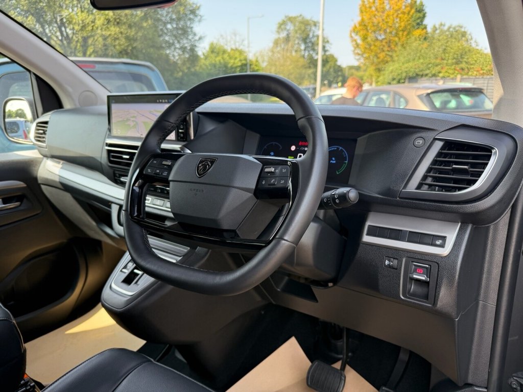 Used Peugeot Traveller 2024 for sale - 76706388: Photo 28