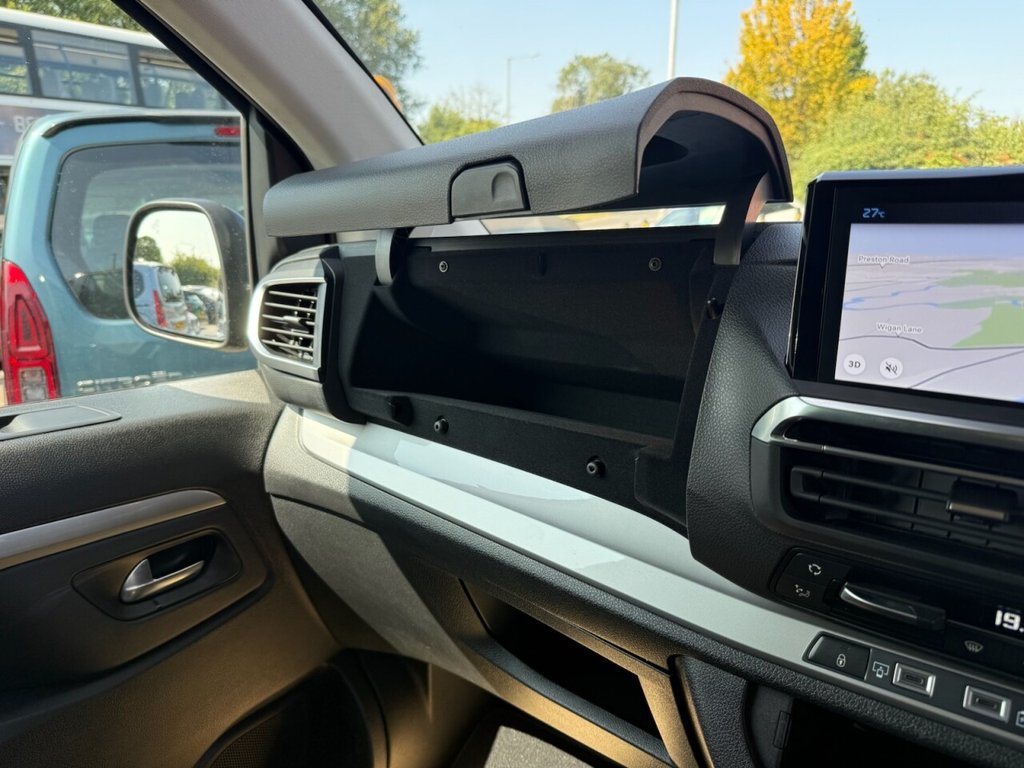 Used Peugeot Traveller 2024 for sale - 76706388: Photo 32