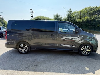 Used Peugeot Traveller 2024 for sale - 76706388: Photo