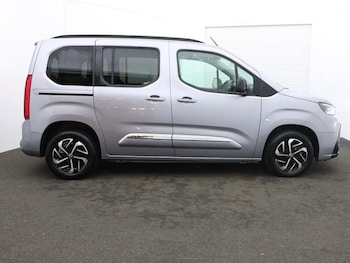 Used Toyota PROACE CITY Verso 2025 for sale - 77463828: Photo