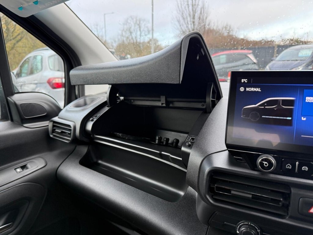 Used Vauxhall Combo Life Electric 2025 for sale - 76848465: Photo 31