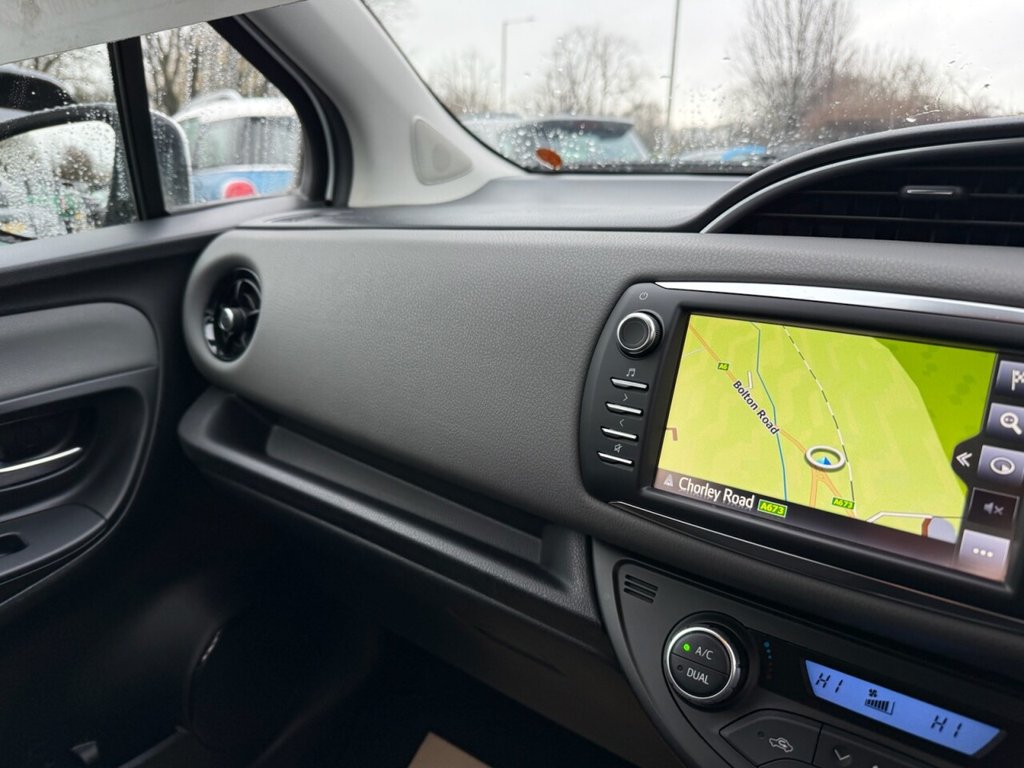 Used Toyota Yaris 2018 for sale - 76848418: Photo 12