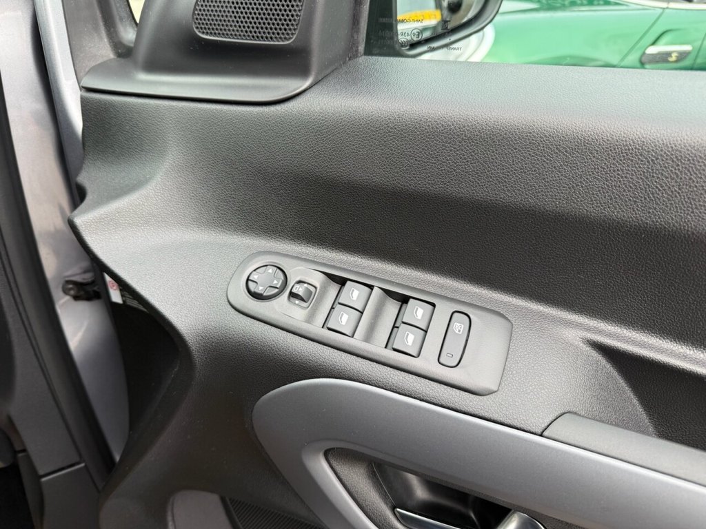 Used Vauxhall Combo Life Electric 2025 for sale - 77452266: Photo 21