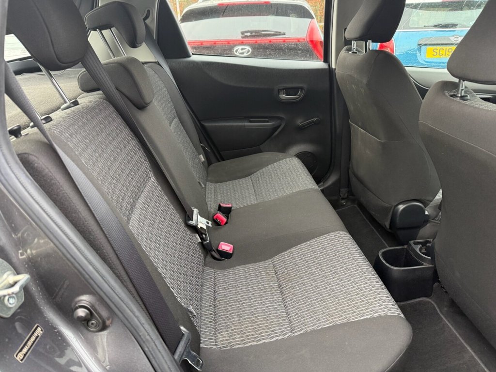 Used Toyota Yaris 2013 for sale - 77122337: Photo 9