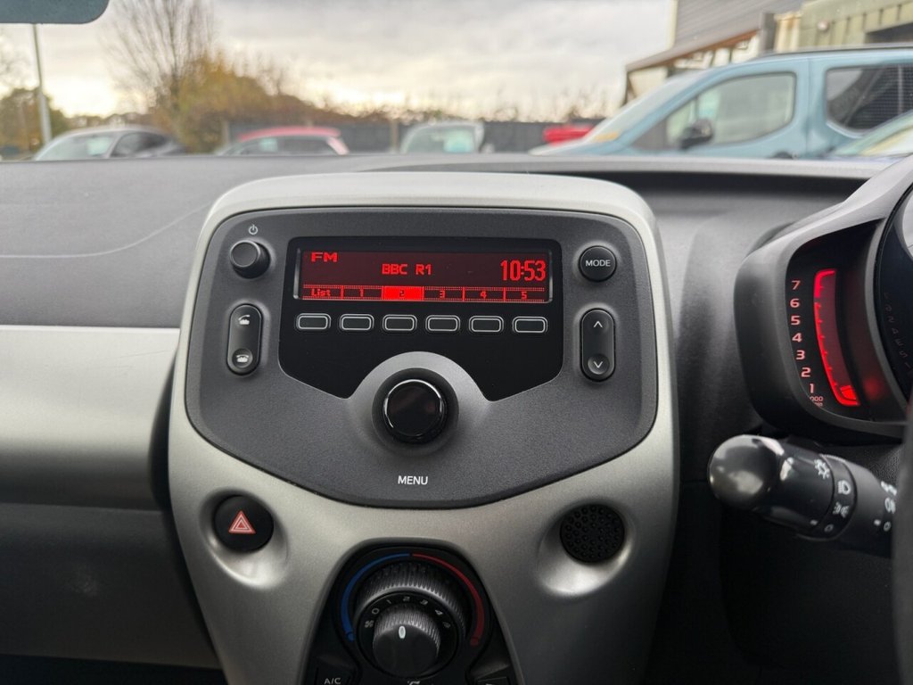 Used Toyota AYGO 2015 for sale - 76706374: Photo 11