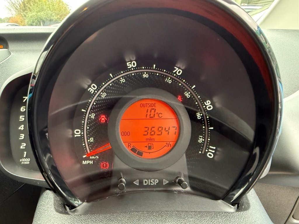 Used Toyota AYGO 2018 for sale - 76706385: Photo 18