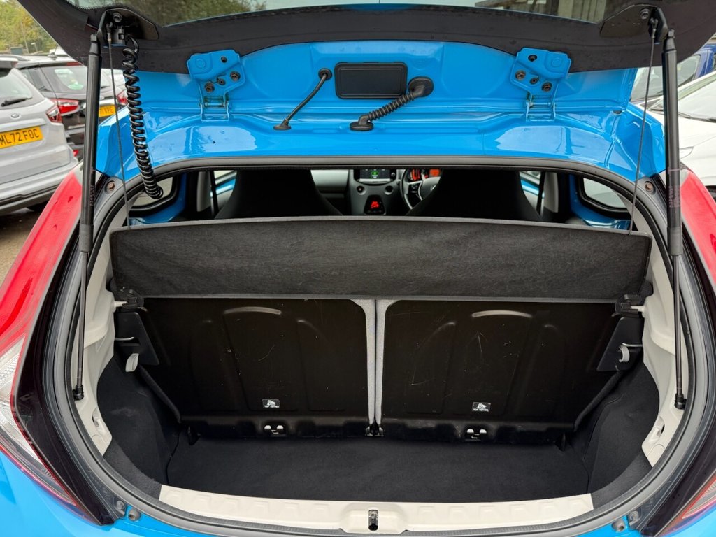 Used Toyota AYGO 2018 for sale - 76706385: Photo 27