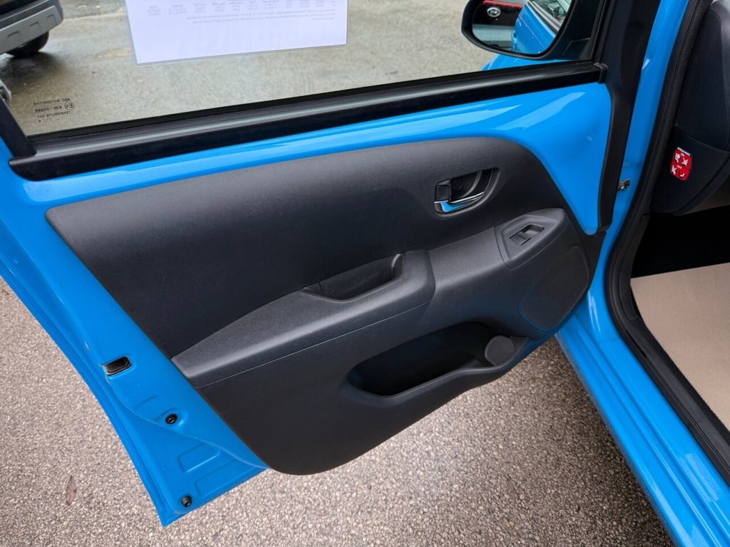 Used Toyota AYGO 2018 for sale - 76706385: Photo 31