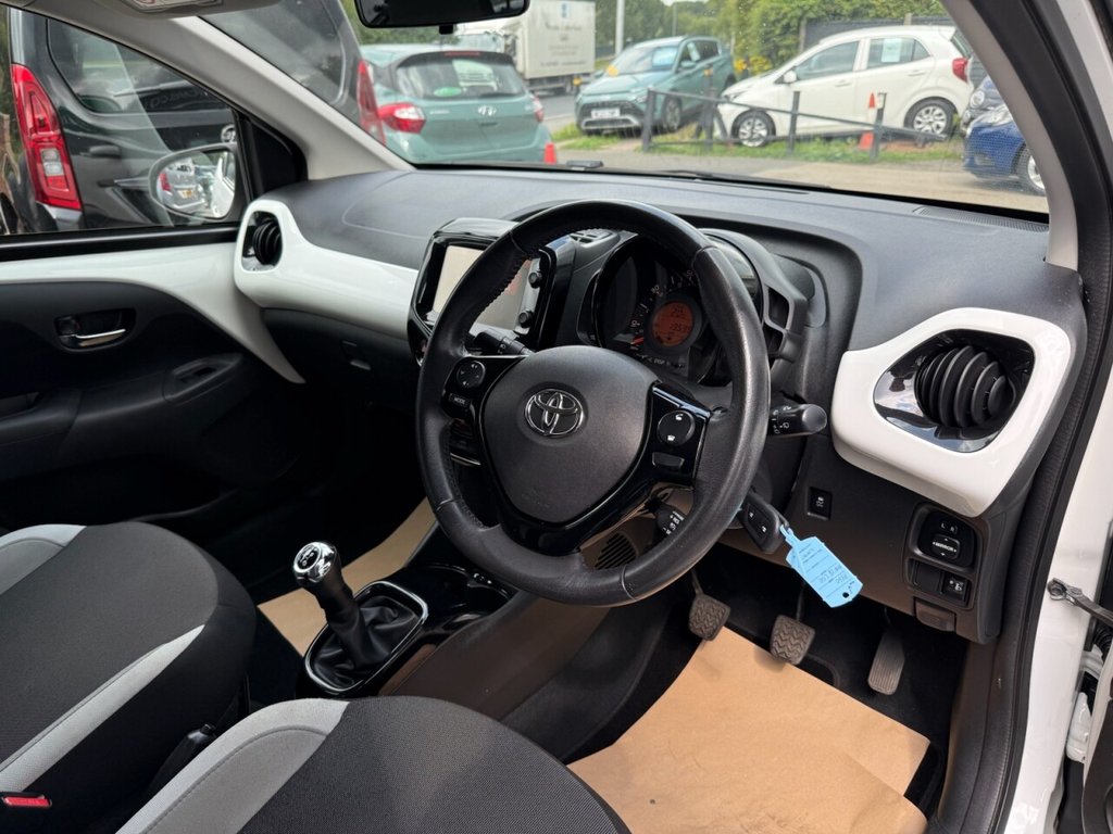 Used Toyota AYGO 2018 for sale - 76706400: Photo 27