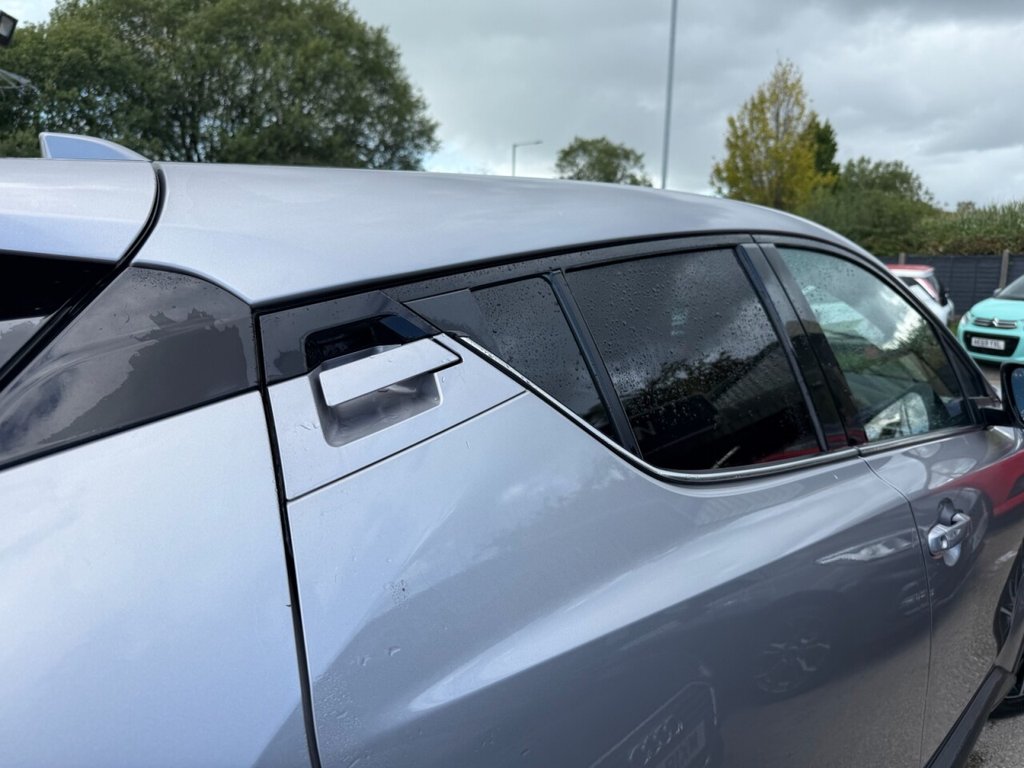 Used Toyota C-HR 2017 for sale - 76706381: Photo 15