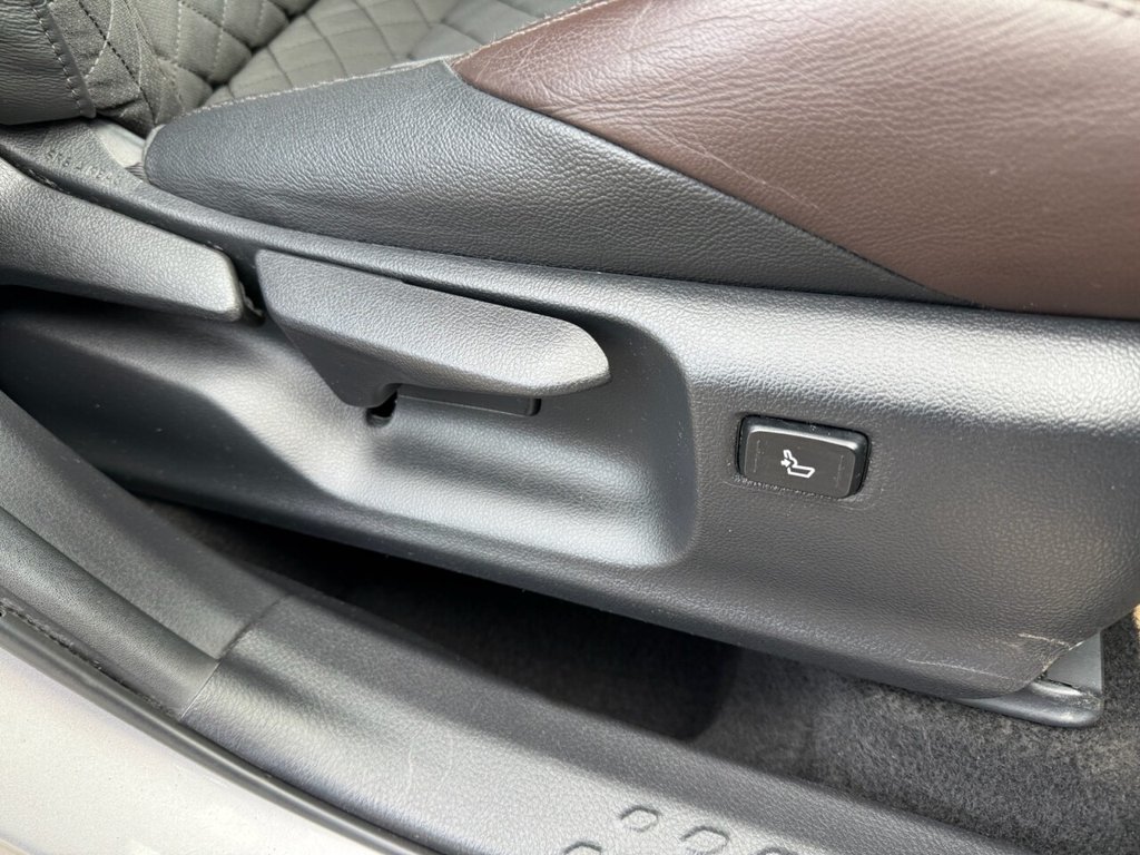 Used Toyota C-HR 2017 for sale - 76706381: Photo 18