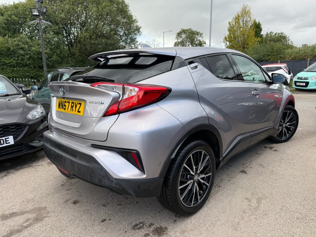 Used Toyota C-HR 2017 for sale - 76706381: Photo 2