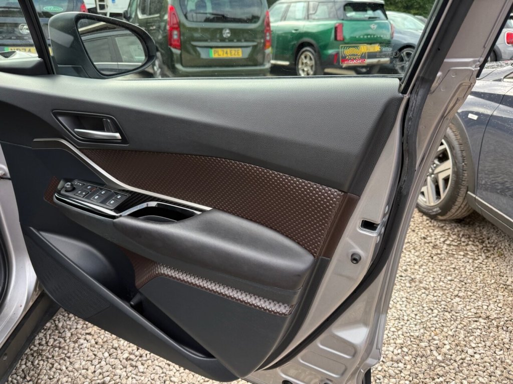 Used Toyota C-HR 2017 for sale - 76706381: Photo 20