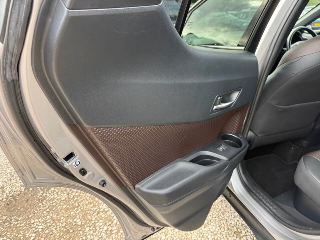 Used Toyota C-HR 2017 for sale - 76706381: Photo 26