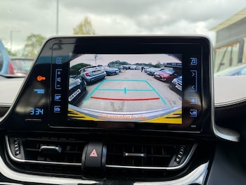 Used Toyota C-HR 2017 for sale - 76706381: Photo