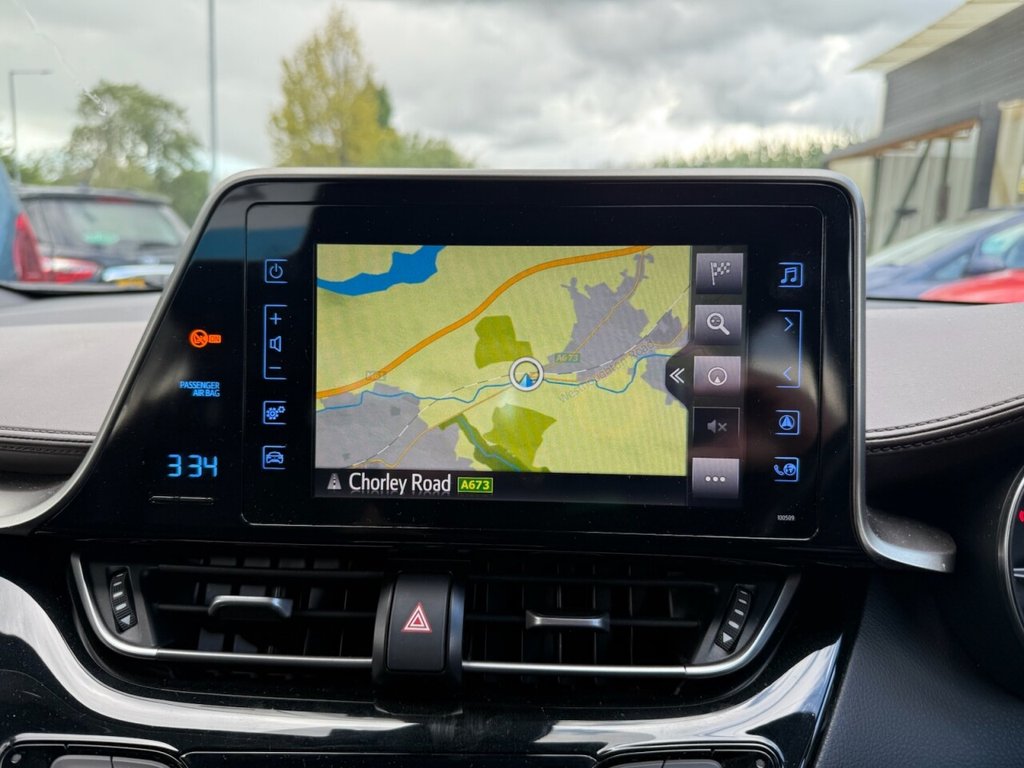 Used Toyota C-HR 2017 for sale - 76706381: Photo 4