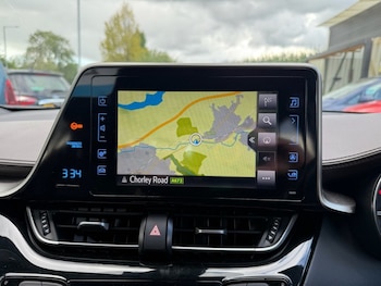 Used Toyota C-HR 2017 for sale - 76706381: Photo