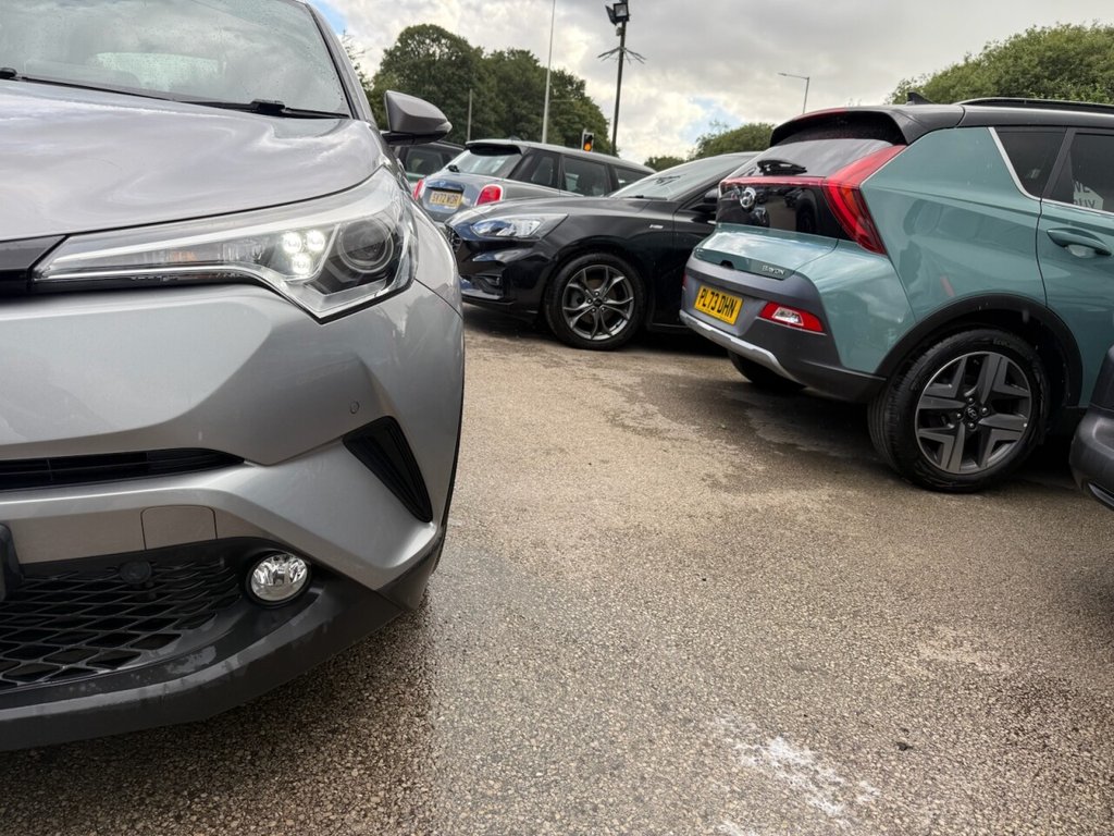 Used Toyota C-HR 2017 for sale - 76706381: Photo 8