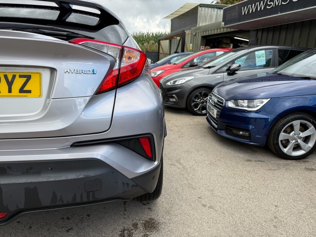 Used Toyota C-HR 2017 for sale - 76706381: Photo 9