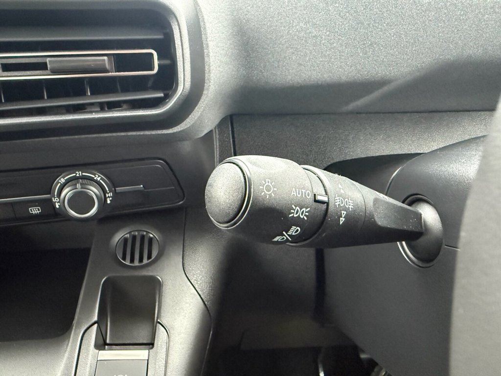 Used Peugeot e-Rifter 2025 for sale - 77276172: Photo 24