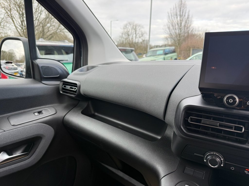 Used Peugeot e-Rifter 2025 for sale - 77276172: Photo 26