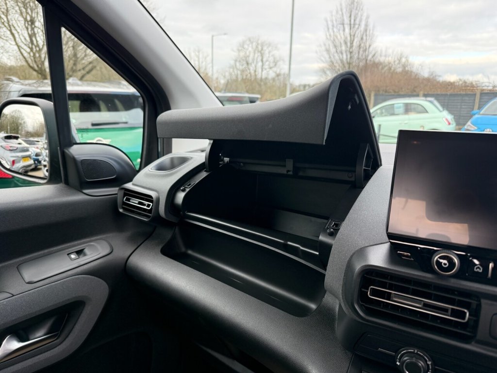 Used Peugeot e-Rifter 2025 for sale - 77276172: Photo 28