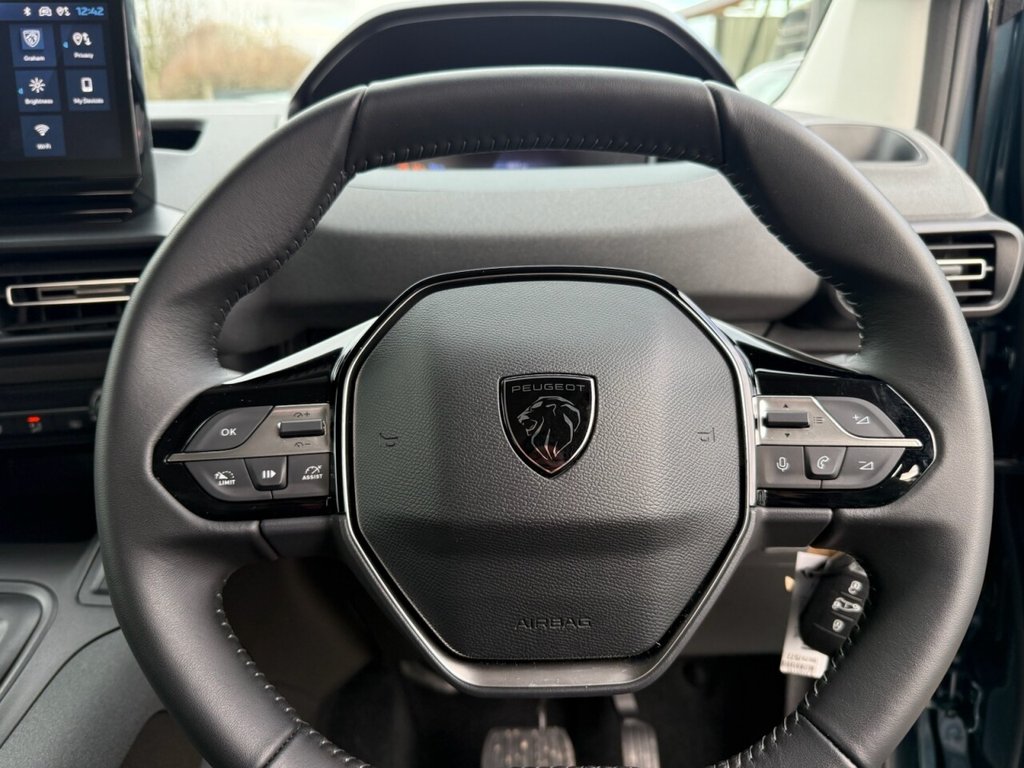 Used Peugeot e-Rifter 2025 for sale - 77276172: Photo 32