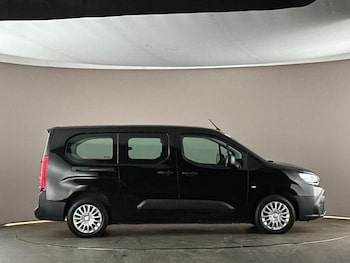 Used Toyota PROACE CITY Verso 2025 for sale - 77891081: Photo
