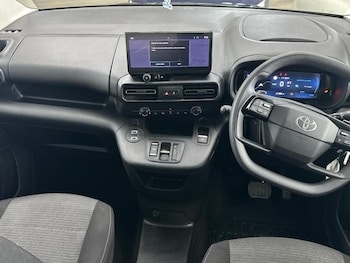 Used Toyota PROACE CITY Verso 2025 for sale - 78887651: Photo