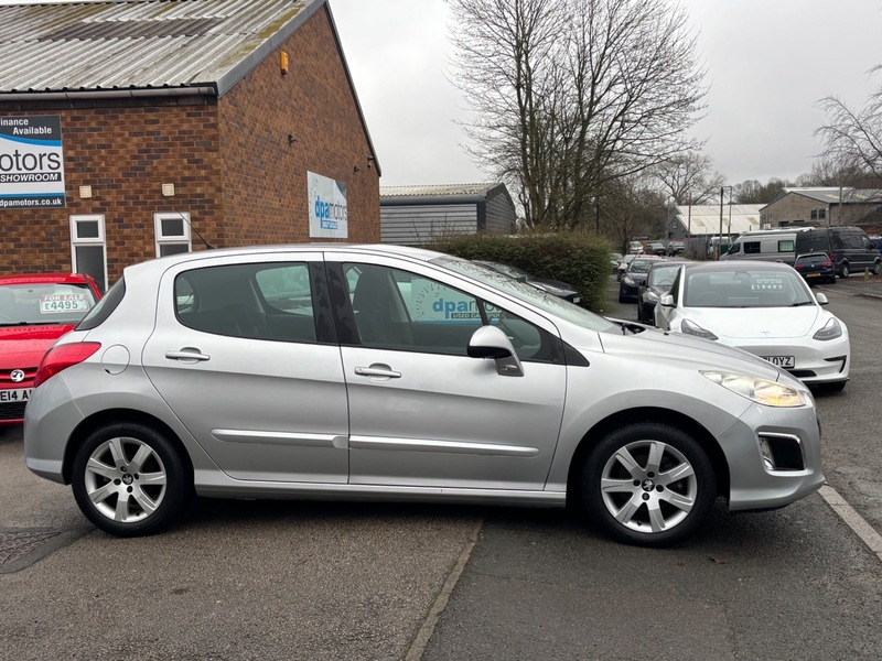 Used Peugeot 308 2011 for sale - 76934949: Photo 16