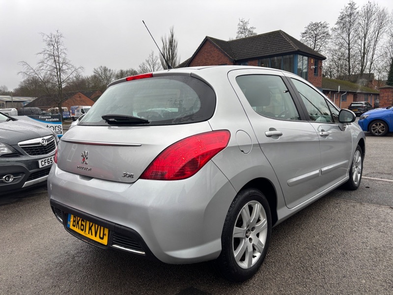 Used Peugeot 308 2011 for sale - 76934949: Photo 2