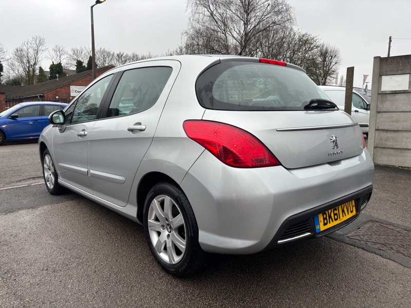 Used Peugeot 308 2011 for sale - 76934949: Photo 4