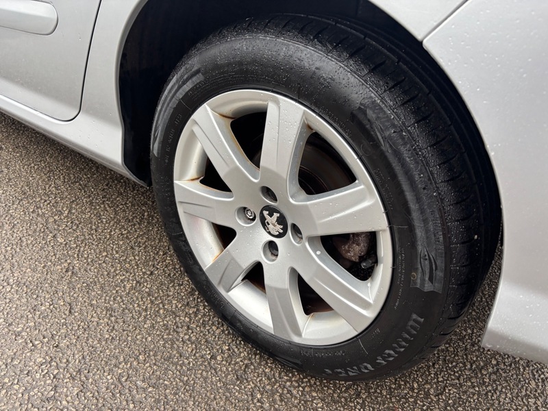 Used Peugeot 308 2011 for sale - 76934949: Photo 5