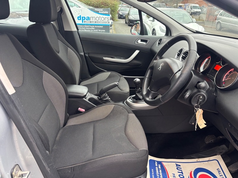 Used Peugeot 308 2011 for sale - 76934949: Photo 8