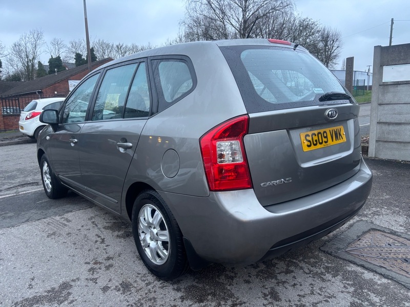 Used Kia Carens 2009 for sale - 77328874: Photo 4
