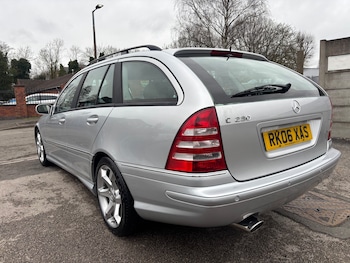 Used Mercedes-Benz C Class 2006 for sale - 77608119: Photo