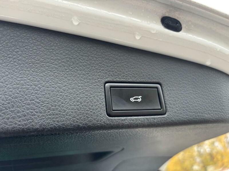 Used Volkswagen Touareg 2016 for sale - 76621471: Photo 20